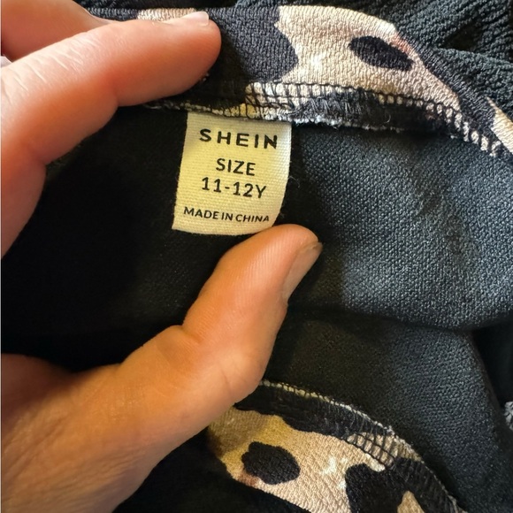 🦩5/$30🦩Girls Leopard Print Color Block Top - Picture 3 of 3